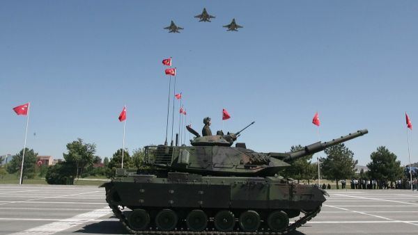 Turkish army's tanks and jets parade during the 90th anniversary of Victory Day in Ankara. (AFP/ File Photo)