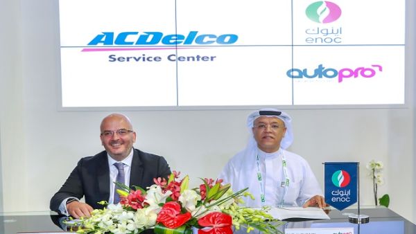 Mohammed Al Fayyad, Director of Customer Care and Aftersales, General Motors Africa and Middle East, and Zaid Alqufaidi, Managing Director, ENOC Retail