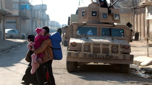 Displaced Iraqi Family in Mosul City. (AFP)