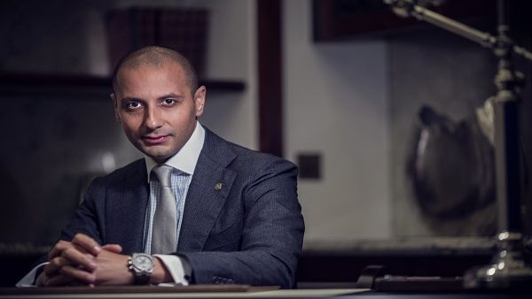 مصطفى صقر المدير العام لفندق "سانت ريجيس أبوظبي"