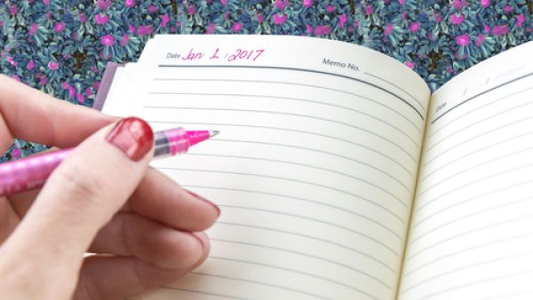 قضاء يوم كامل مع عائلة محتاجة مبادرة إيجابية تساعدك على تخطّي السلبية