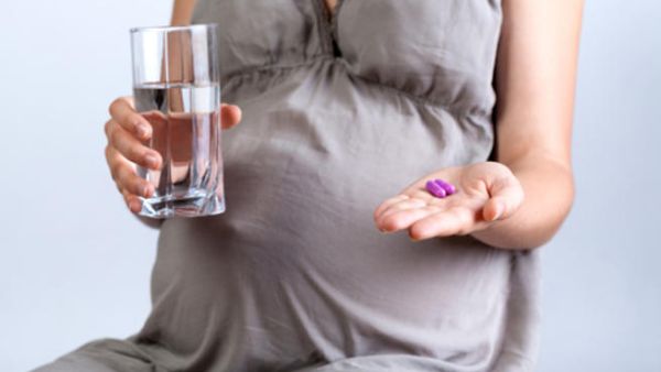 يجب التقليل من شرب المياه والسوائل أثناء تناول الطعام