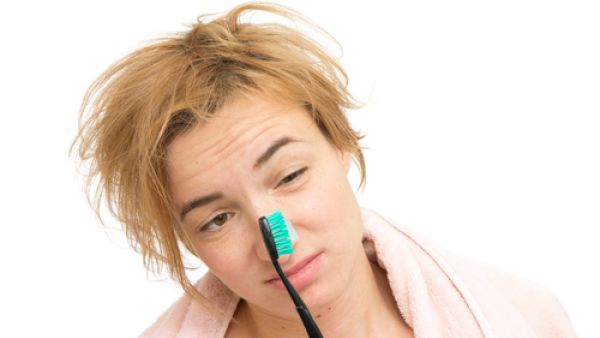 يجب استبدال فرشاة الأسنان بأخرى جديدة كلّ ثلاثة أشهر
