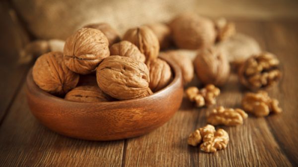 الجوز من الأطعمة الغنية بالأحماض الدهنية اوميجا 3
