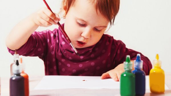 الرسم مهم للغاية ساعة يومياً تساعد الطفل على التعبير عن تفكيره
