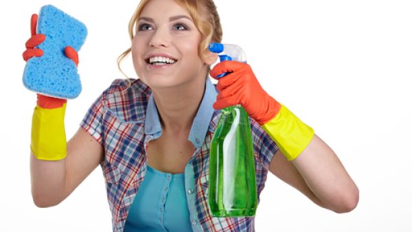 لتسهيل التنظيف استخدمي السوائل المنظفة للأسطح