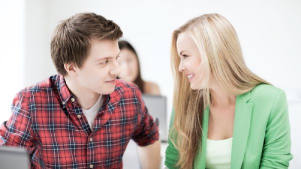 الرجل لا يتوقّع منكِ أن تظهري أصغر بسنواتٍ عديدة