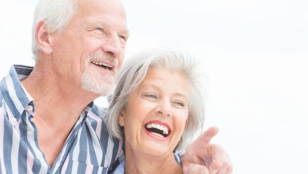 تشعر نساء كثيرات بالانزعاج من تصرف أزواجهن في منتصف العمر

