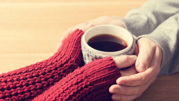 المرأة الرومانسية تهتم في الحب بالدرجة الأولى