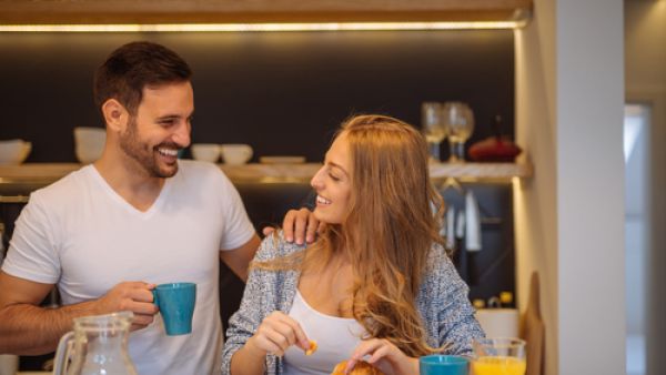 نعم الحب جميل، وأنت وهي شخص واحد وإلى آخره من هذا الكلام