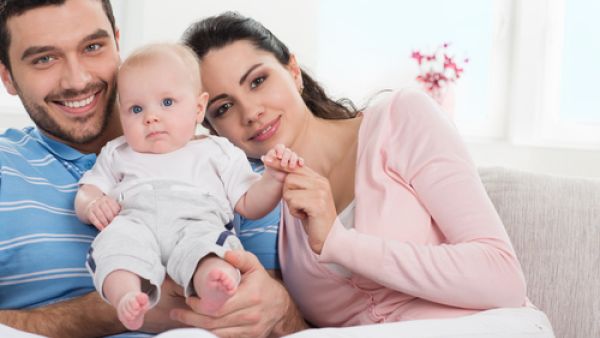 هناك العديد من التغيرات التي تحدث بين الزوجين بعد الإنجاب