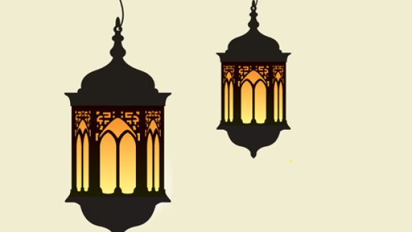 تكون السعادة أكبر عندما يتم تصنيع فانوس رمضان بالمنزل مع أطفالك