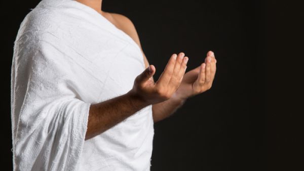 المداومة على غسل اليدين بالماء والصابون أو المواد المطهرة