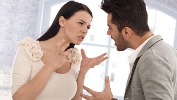 الرجل سريع الغضب فهو لا يجذب المرأة بل يشعرها بالكآبة

