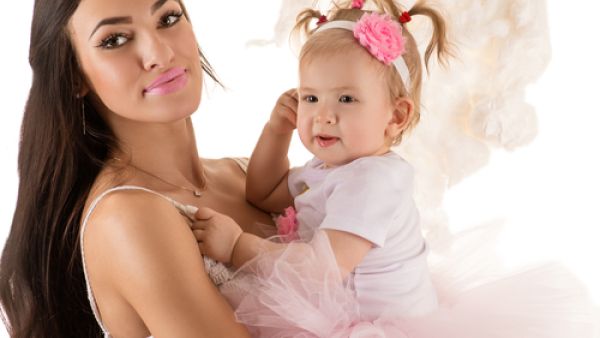 شجّعيها على النزعة الأنثوية في المظهر