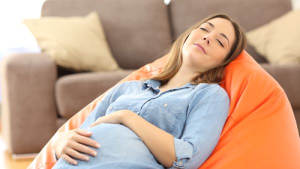 عليك سيدتي الإستراحة عند الشعور بأيّ ألم ولو كان مغصًا خفيفًا
