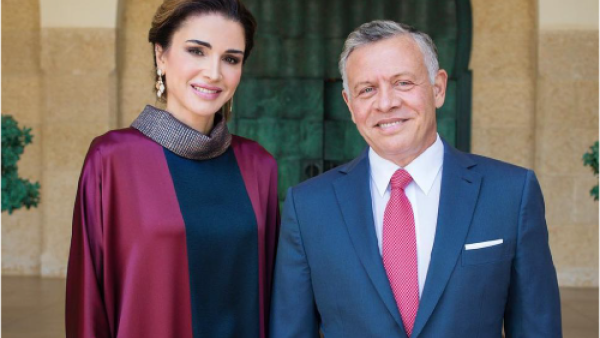 الملكة رانيا بإطلالة ملائمة مع الأجواء الرمضانية من مجموعة Layeur