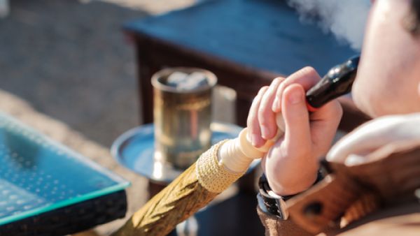 الإمتناع عن شرب الدخان والأرجيلة