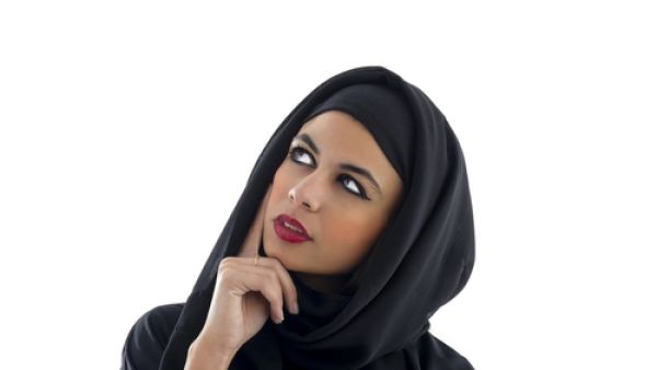 تحجبت بعد وفاة والدي وأنا الآن نادمة..ما الحل؟