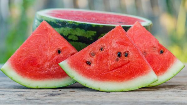 تشكل نسبة الماء في البطيخ ٩٢٪ كما أنها مصدر أساسي لمضاد الأكسدة الليكوبين