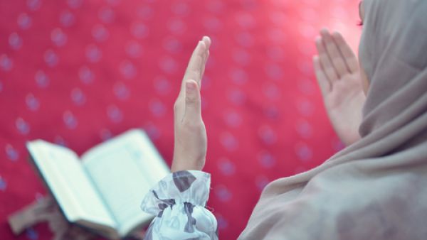 حكم قراءة القران للحائض في رمضان

