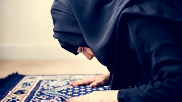 لصلاة عيد الأضحى جماعةً خلف الإمام فضل وأجر عظيم