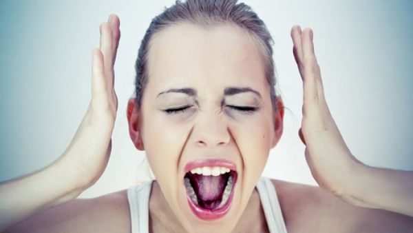 القلق والتوتر هما عاملان أساسيان لظهور التجاعيد في وجهك