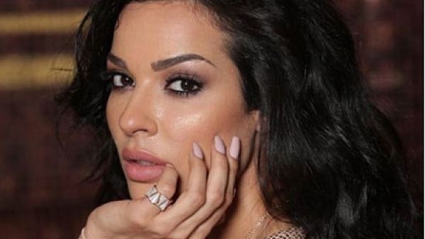 نادين نسيب نجيم تنفي ترشيحها لفيلم سينمائي