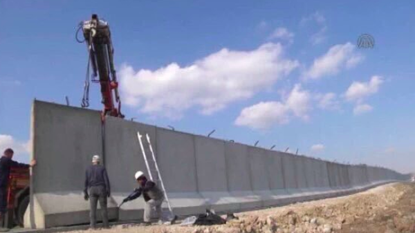 Parts of the Wall Turkey built along its border with Syria (twitter)