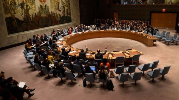 The UN Security Council votes at United Nations Headquarters in New York, December 10, 2015. (AFP/Don Emmert)
