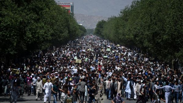 Afghan protesters chant anti-government slogans during a demonstration in Kabul on May 16, 2016. (AFP/File) Afghan protesters chant anti-government slogans during a demonstration in Kabul on May 16, 2016. (AFP/File)