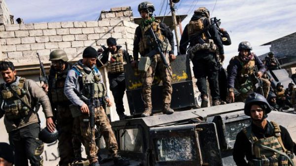 Members of the Iraqi special forces Counter Terrorism Service (CTS) hold a position in Eastern Mosul. (AFP/File)