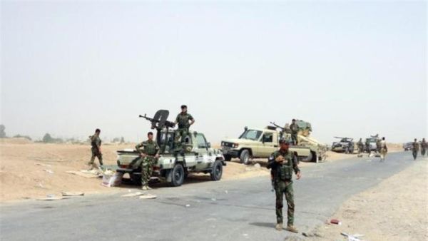 Iraqi soldiers stationed on the outskirts of Mosul. (AFP/File)