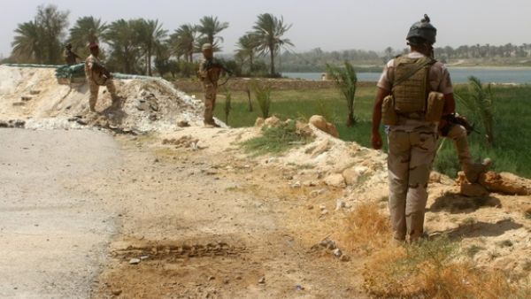 Iraq digs anti-Daesh trench around city of Ramadi. (AFP/File)