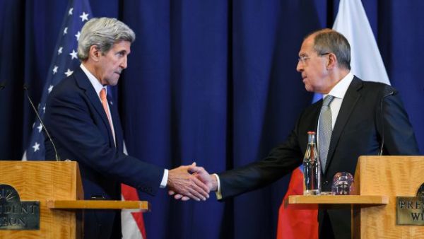 US Secretary of State John Kerry (L) and Russian Foreign Minister Sergei Lavrov. (AFP/File)