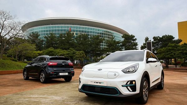 Capable of up to 385 kilometers of zero-emissions driving on single charge Capable of up to 385 kilometers of zero-emissions driving on single charge
