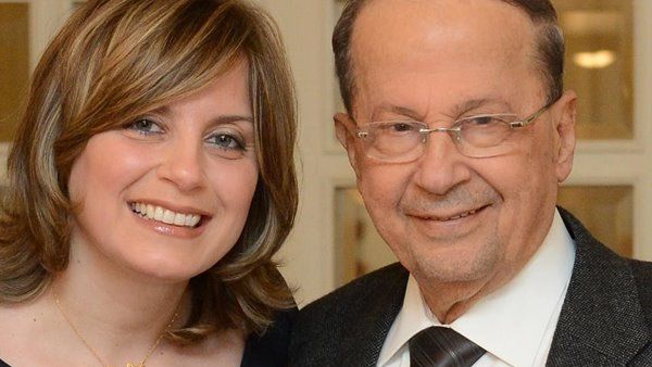 كلودين عون تسخر من سقطة والدها في القمة