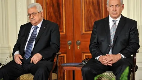 رئيس الوزراء الاسرائيلي والرئيس الفلسطيني في البيت الابيض، ارشيف./أ.ف.ب