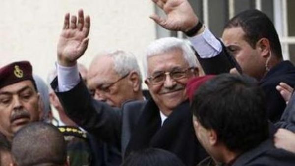 عباس يلقى استقبالا حارا لدى عودته من مصر الى رام الله الثلاثاء