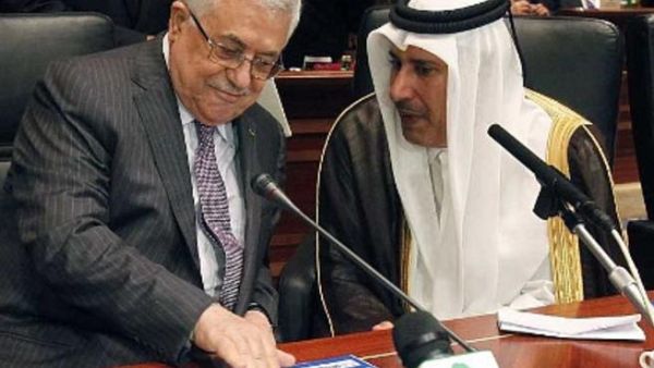 الرئيس الفلسطيني يحادث وزير الخارجية القطري حمد بن جاسم بن جبر آل ثاني خلال اجتماع لجنة المتابعة