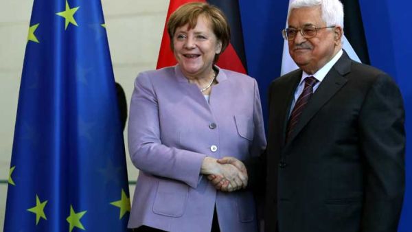 عباس يلتقي المستشارة أنغيلا ميركل