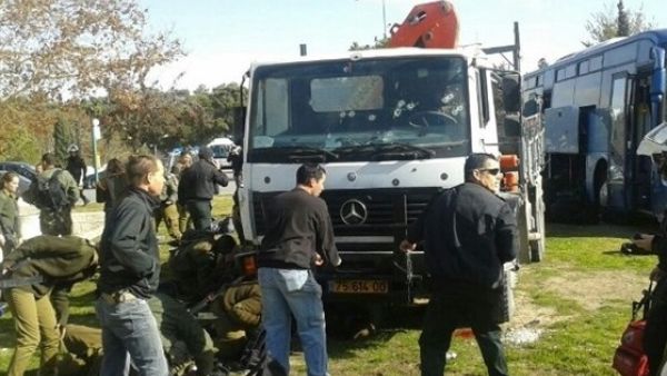 "شاحنة" تدهس جنود الاحتلال في القدس المحتلة