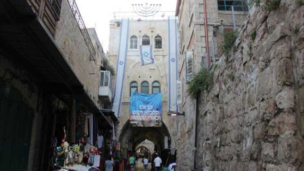 مسيحيو بيت لحم يحتجون على تسريب ممتلكات كنسية في مدينة القدس المحتلة