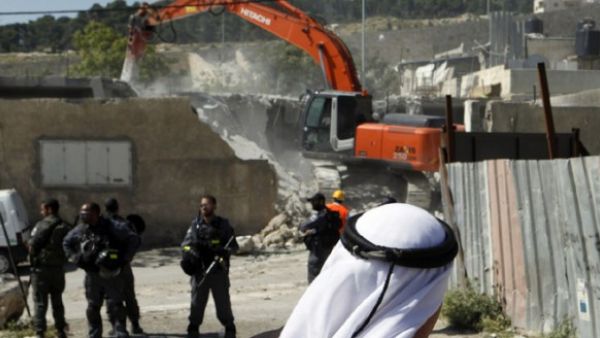 هدم بركسات (بيوت من الصفيح) وخيام سكنية، قرب قرية الطيبة، شرق مدينة رام الله