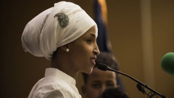 البرلمانية المسلمة عن الحزب الديمقراطي الأمريكي “إلهان عمر”