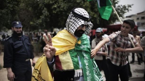 الفلسطينيون يحتفلون بالمصالحة بين فتح وحماس