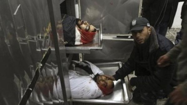 تأخر الاحتلال باستخراج جثامين الشهداء لمطابقتها مع فحوص للصفة الوراثية (DNA) التي أجريت لذويهم