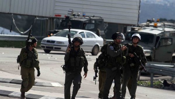 جنود من جيش الاحتلال في بلدة حوارة القريبة من مدينة نابلس/ ارشيفية