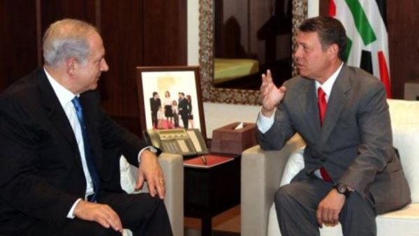 الملك عبد الله الثاني مستقبلا نتانياهو في عمان الثلاثاء
