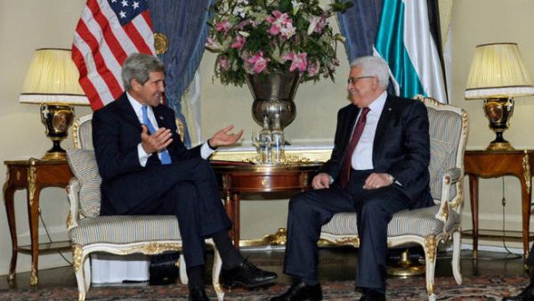 US Secretary of State John Kerry met with Palestinian President Mahmoud Abbas in London yesterday